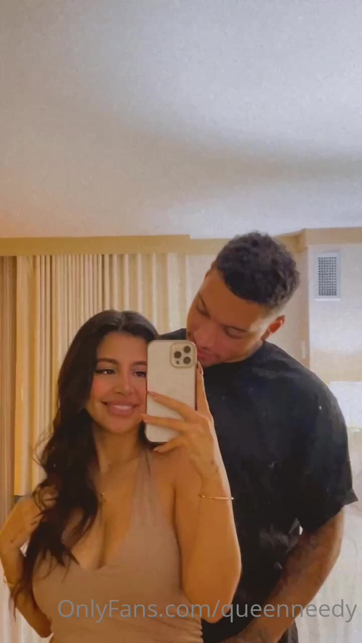 woman sucking QueenNeedy Leak Onlyfans