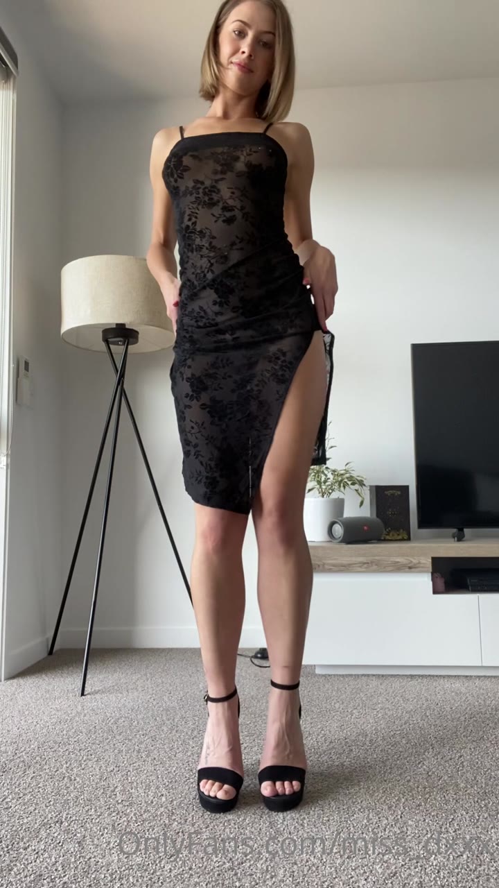 giant fartknocker fucks bimbo in miss_dxxx heels.