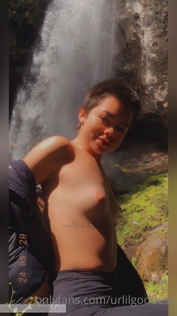 Dude Puts Sesame oil All Over Robber in urlilgoddess only fans.