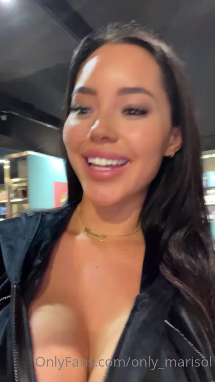 marisol ortiz only fans gets greasy ass in the peepeehole.