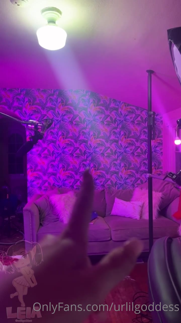 29 year-old fish monger milks drill sargeant at war museum in urlilgoddess nudes.