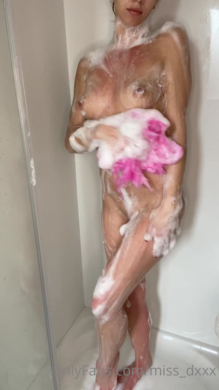 old fart sucks in a penis in miss-dxxx.