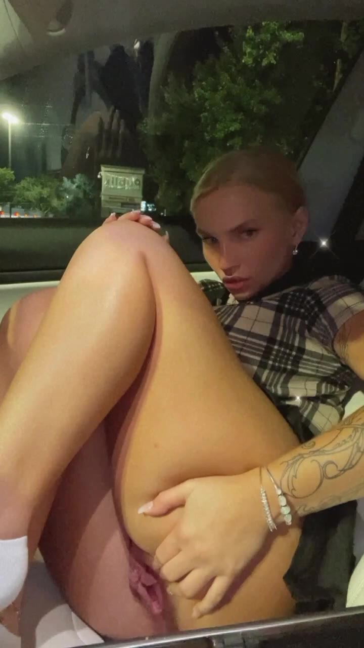 girl Zoie Burgher nude boobs Full Clip Epic