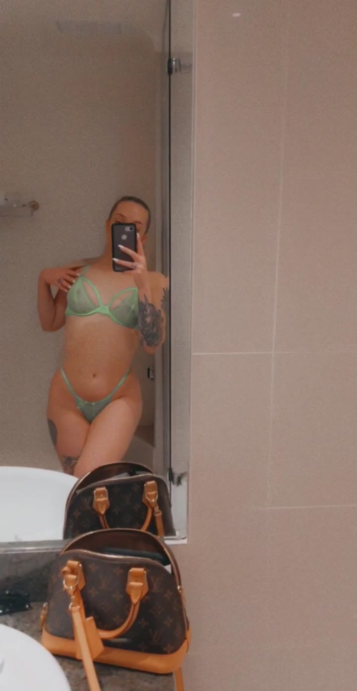 bisexual GiaJaxx nude leaks onlyfans