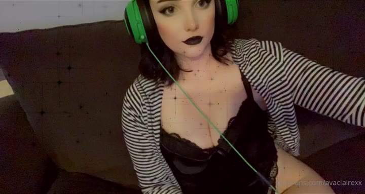 baddie avaclairexx Leak exposed