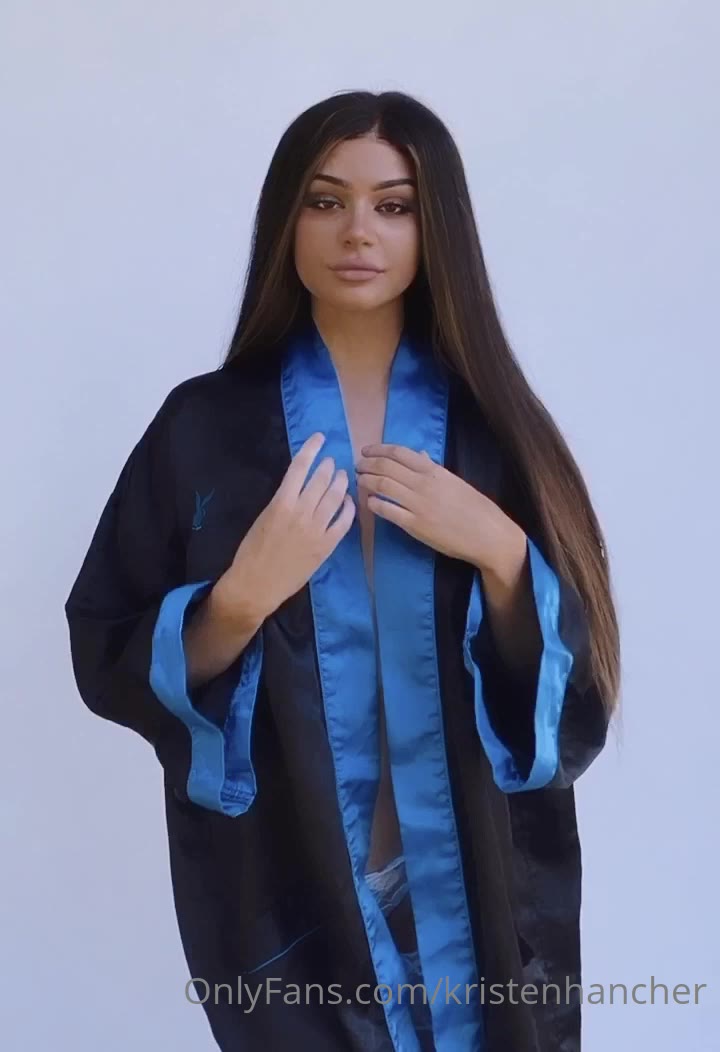 Sensational Kristen Hancher cams