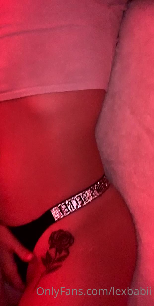 grotesque Alexisaevans blowjob