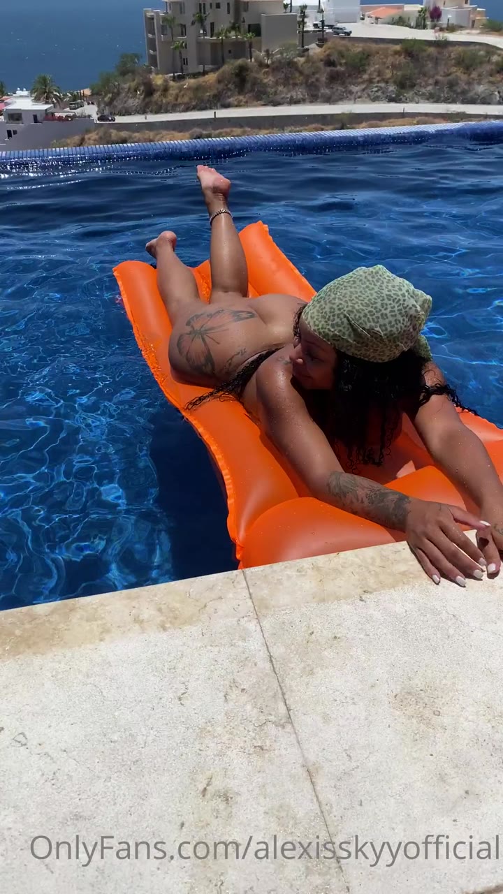 fishwife AlexisSky bj Sensational