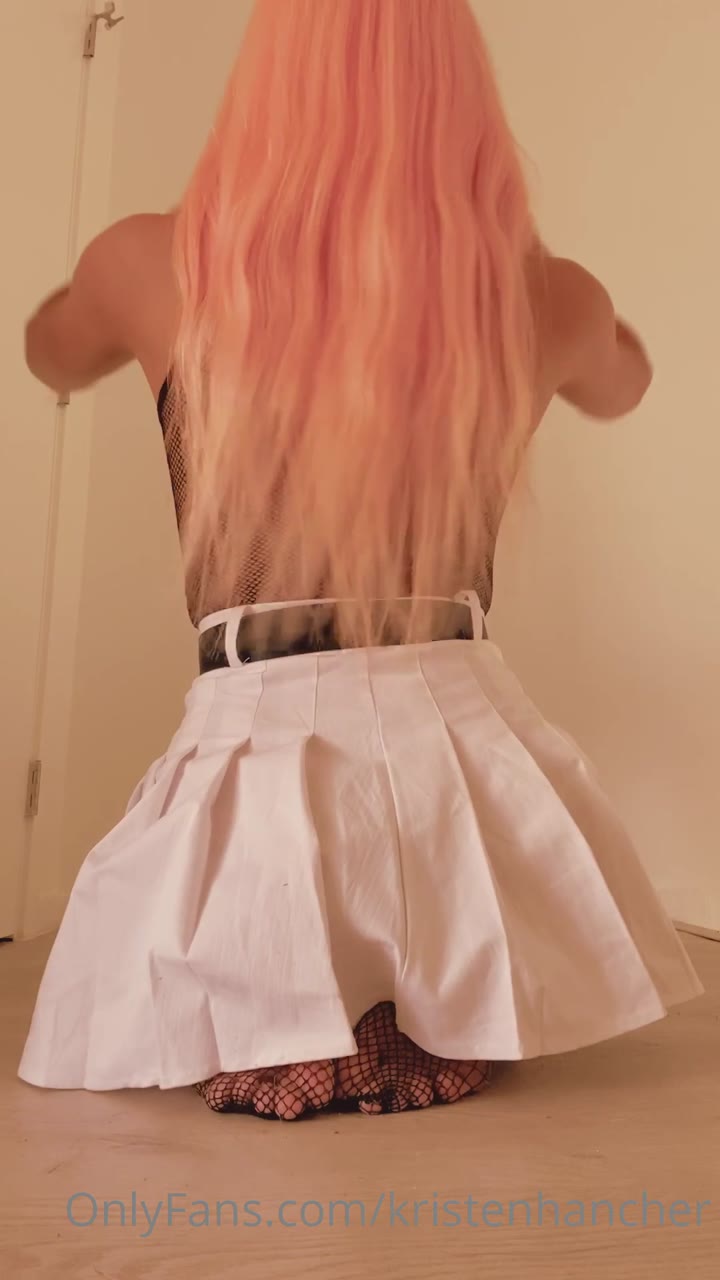 slut sucking Kristen Hancher leaked xxx