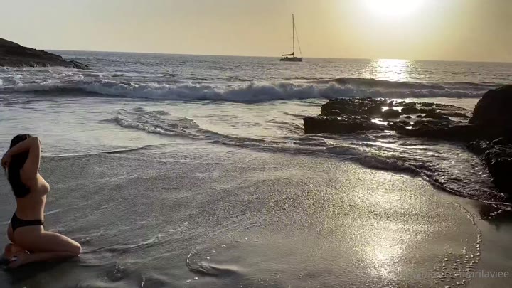 Arilaviee thothub Sensational