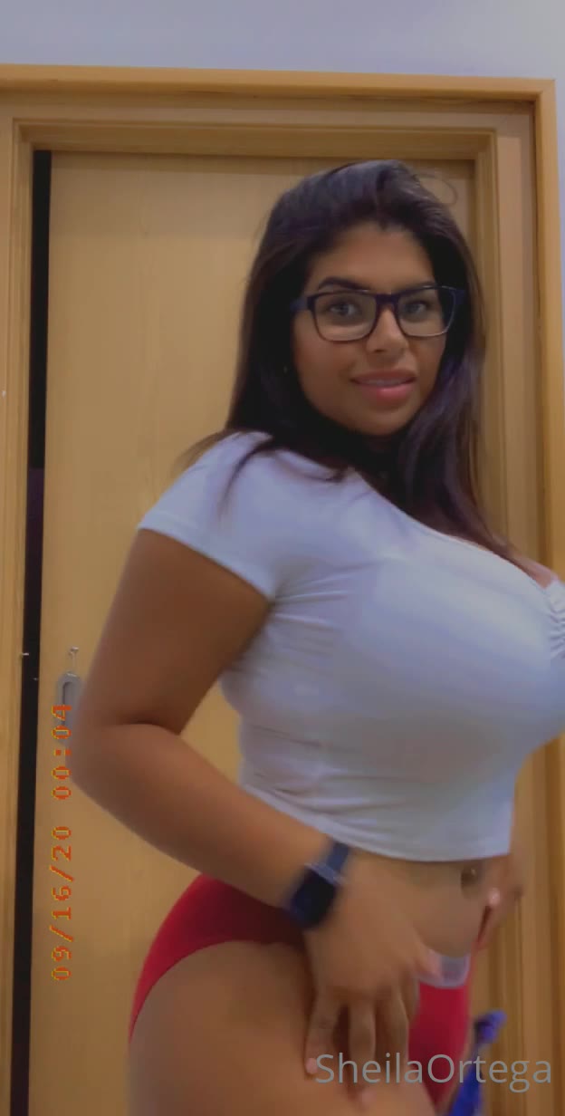 loving SheilaOrtega camgirl