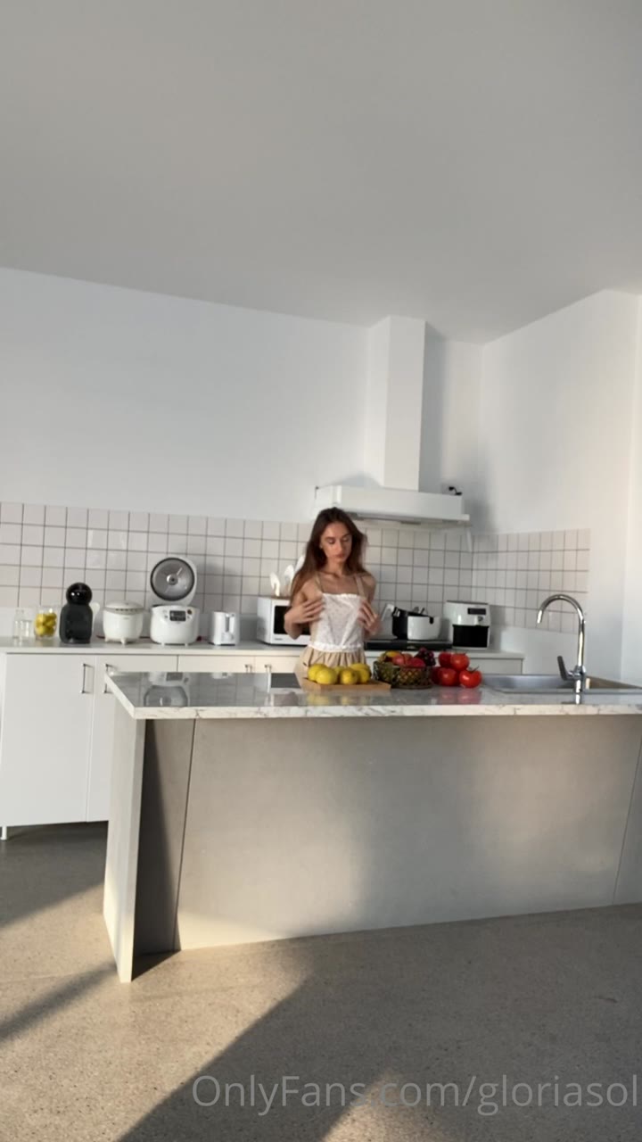 vivacious Gloria nude tits Exposed