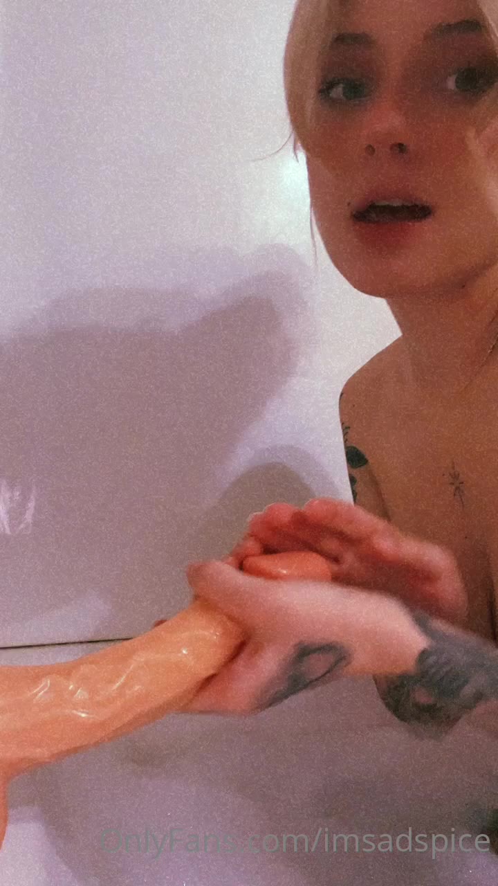 Elizabeth Naked Sensational