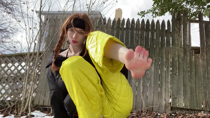 maid sucking Zoe Strawberry nsfw