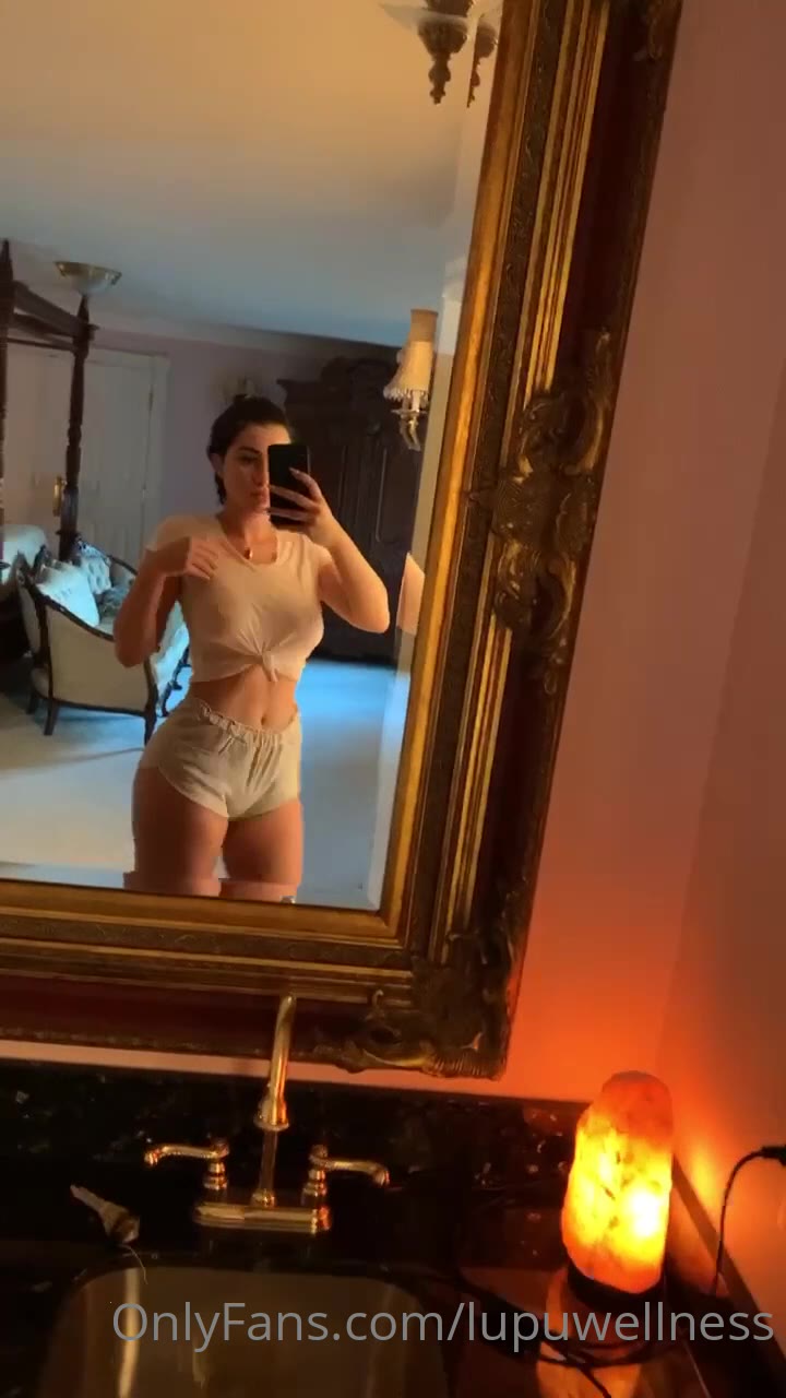 Exposed curvaceous LupuWellness Onlyfans leaked