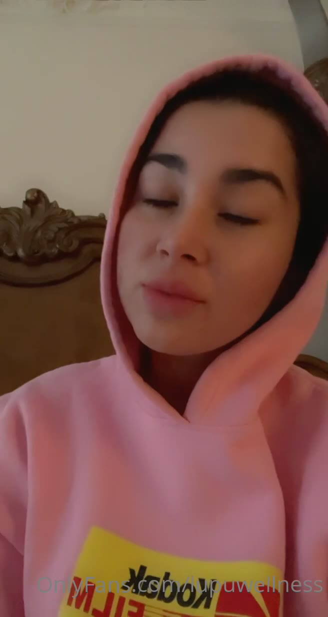 Sensational LupuWellness masturbating