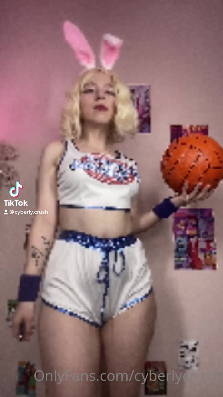 CyberlyCrush nude tits Exposed