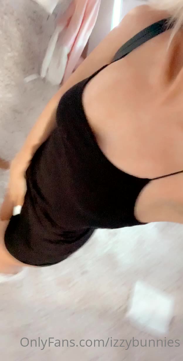 smexy izzybunnies boobs Exposed