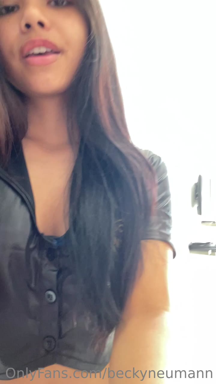 Jewess Adrianna Rodriguez Fansly leak Exposed