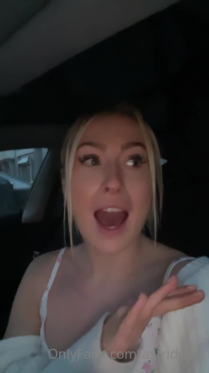 babe Astrid Wett pussy