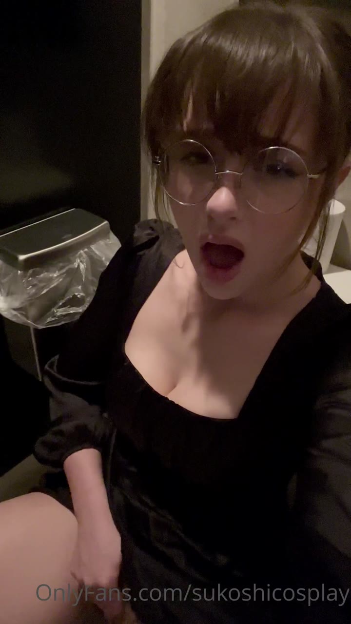 co-ed Sweating SukoShi Nude OF