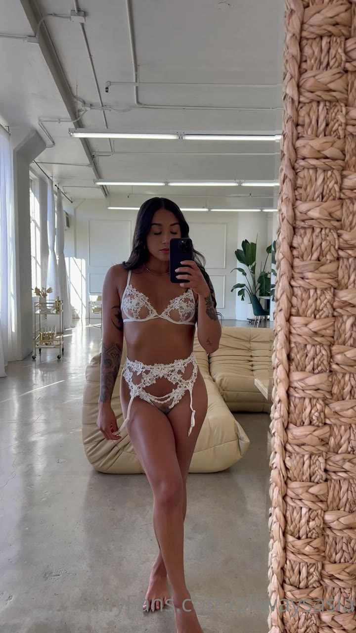 curvaceous Asia masturbating Sensational