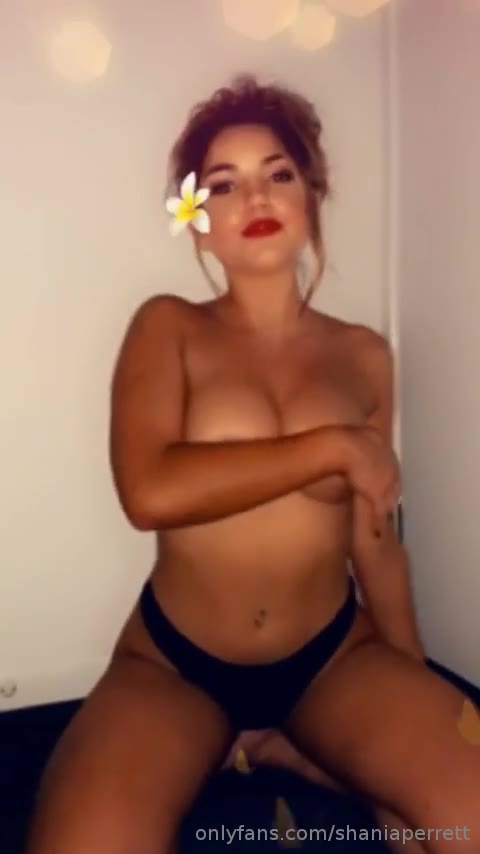 Shania Perrett l e a k e d