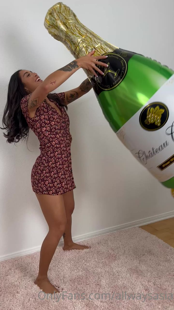 gold-digger Dripping Asia face