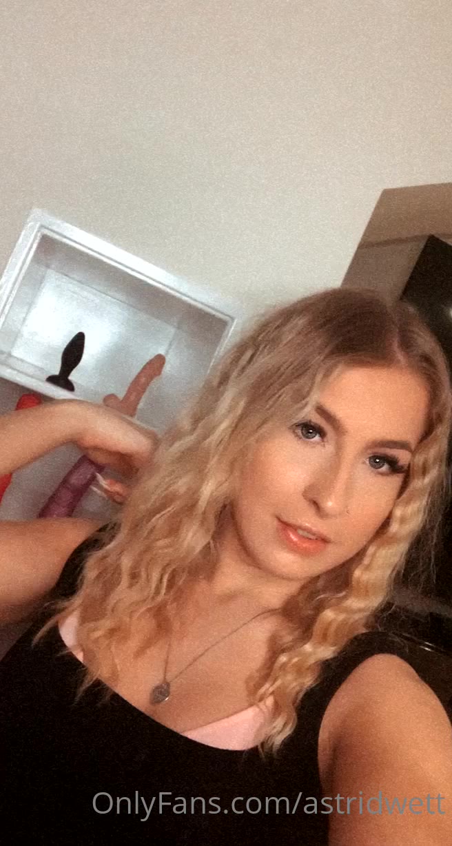 giant Astrid Wett sex Full Clip