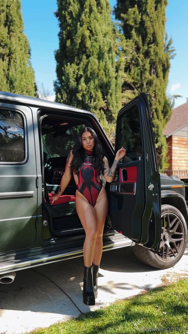 ladylike sucking Asia l e a k e d