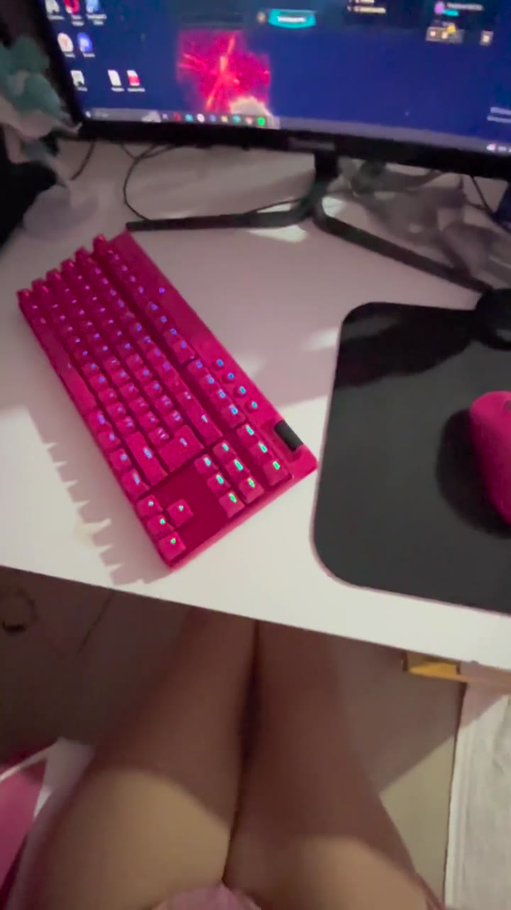 Epic Kardelex camgirl