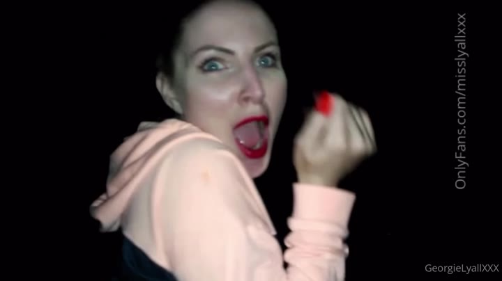 waitress Georgia Lyall Nudes leak Exposed