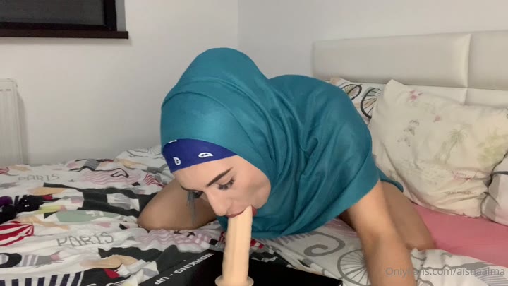 spooky AishaAlma twitter