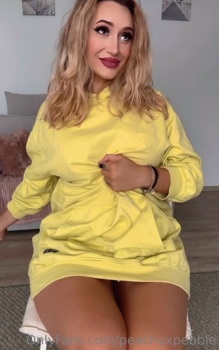 PeachyX Fansly leaks