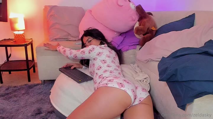 Sensational Zeldasky Nude Leaked