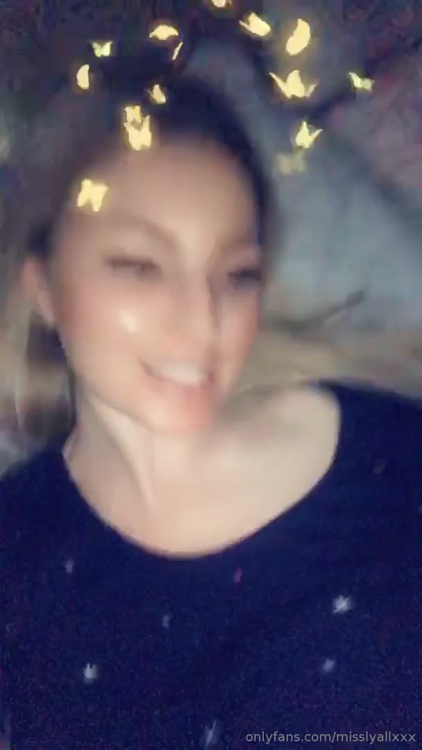 Sensational honey Georgia Lyall face