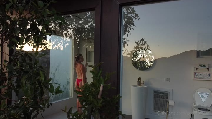 saucy Sweating Getinthecar sex