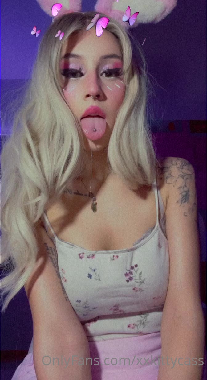 Epic gold-digger Ghost kitten o n l y f a n s full vid