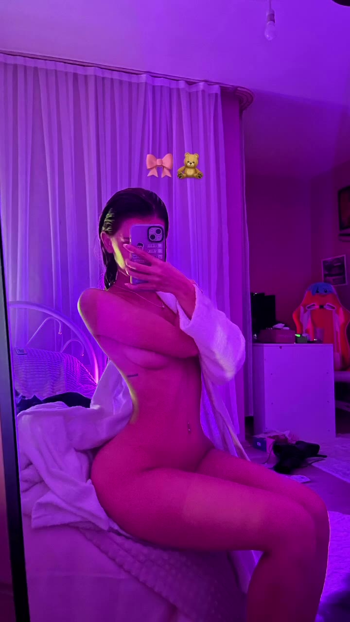 bluestocking Kardelex cams Sensational