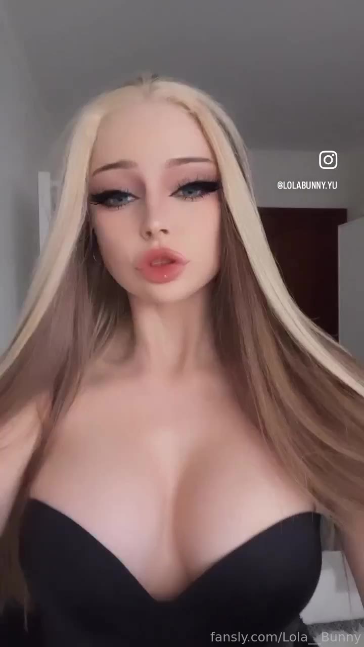 Sensational LolaBunny nude tits