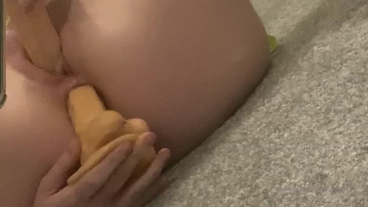 dying Georgia Lyall erome