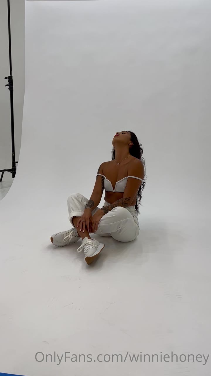 Sensational waitress Asia leaked nudex