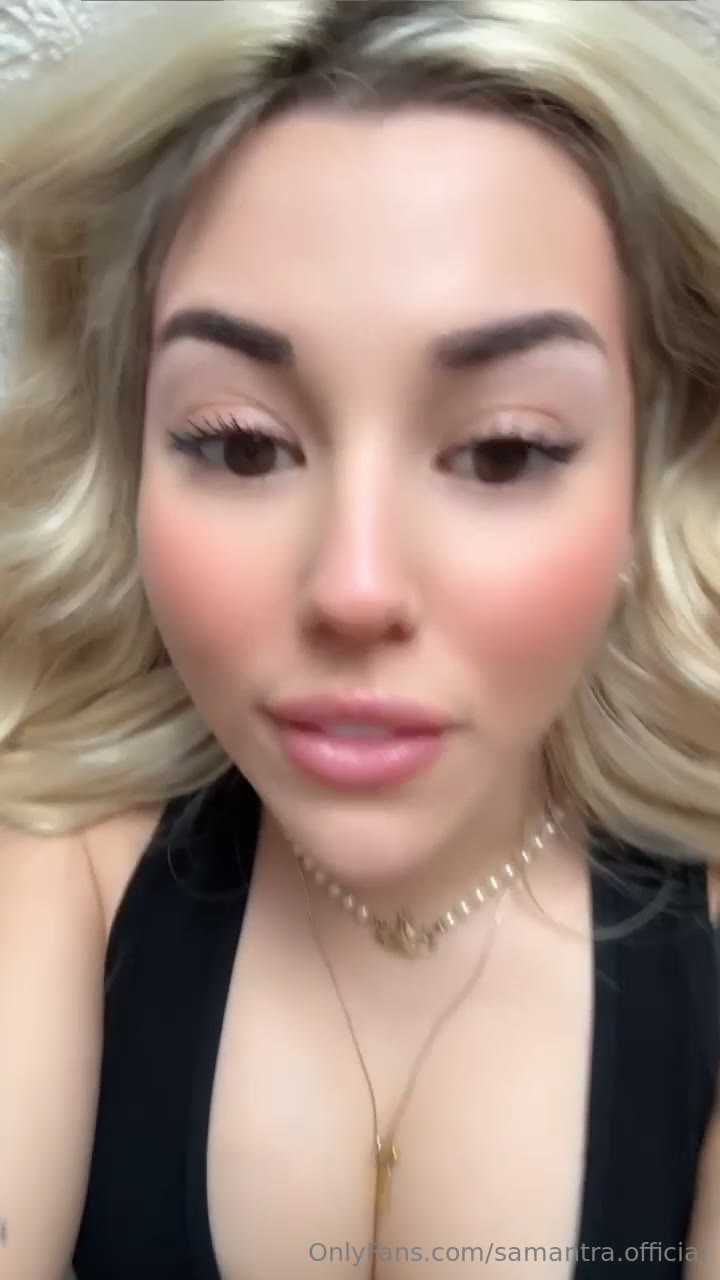 smexy Samantra masturbating