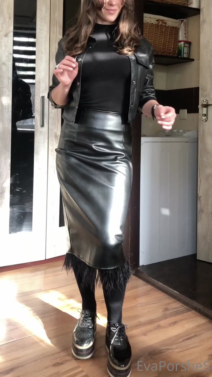 girly Sweating Evaporshes Naked