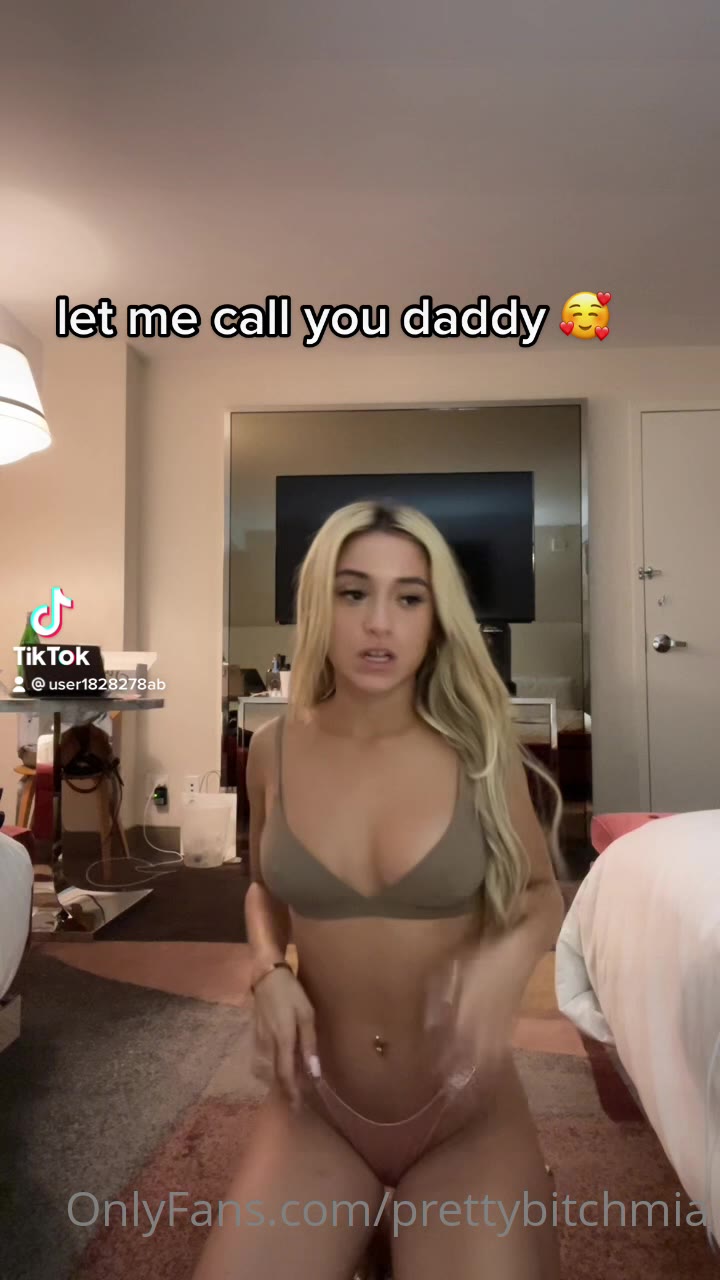 nude Pretty bit Mia l e a k e d