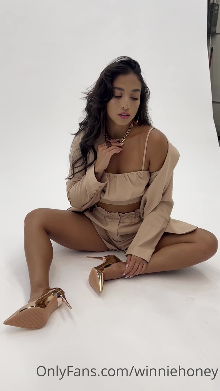 tease Dripping Asia Naked Leaks