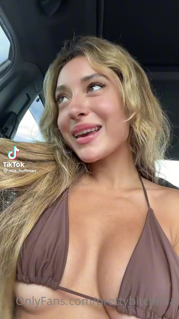 Pretty bit Mia simpcity Exposed