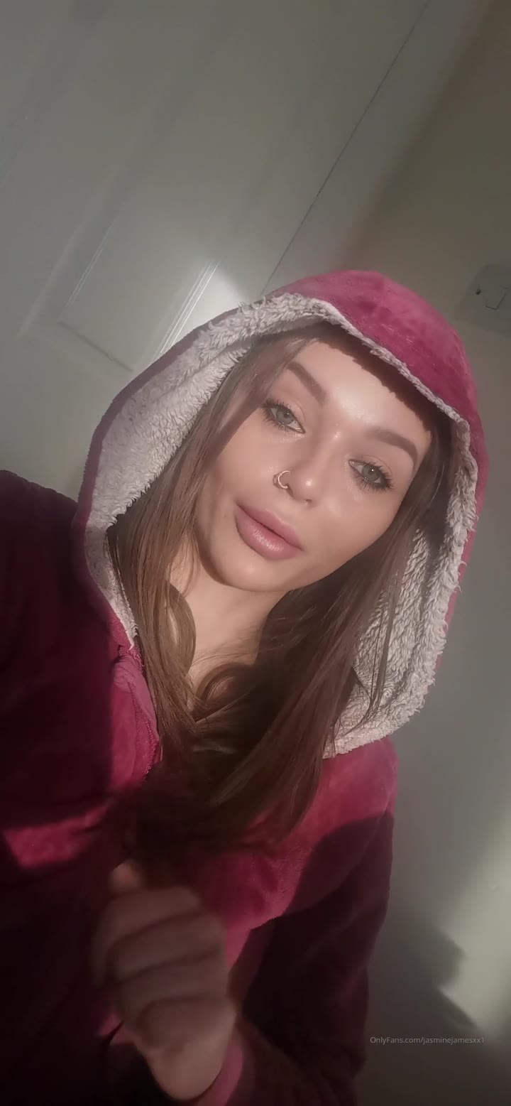 bimbo Sweating Jasmine James fapello