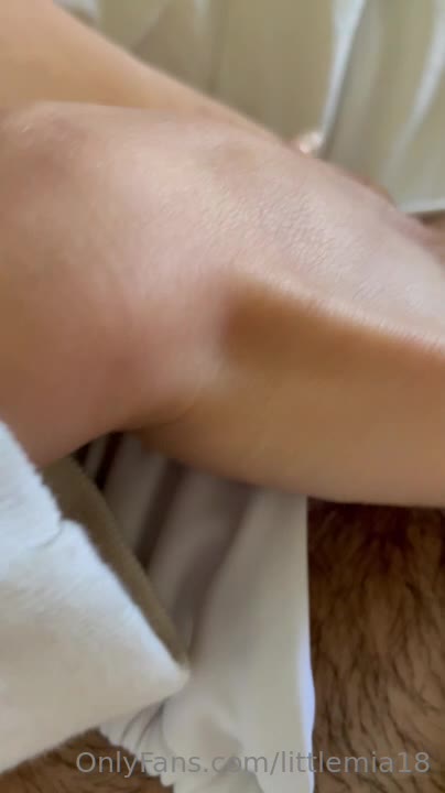 Pretty bit Mia XXX Exposed