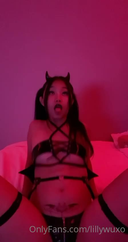 Lillywuxo Nudes Exposed